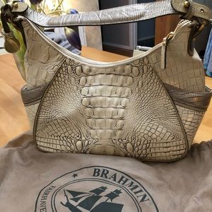 Gorgeous Brahmin Leather 2-tone Handbag